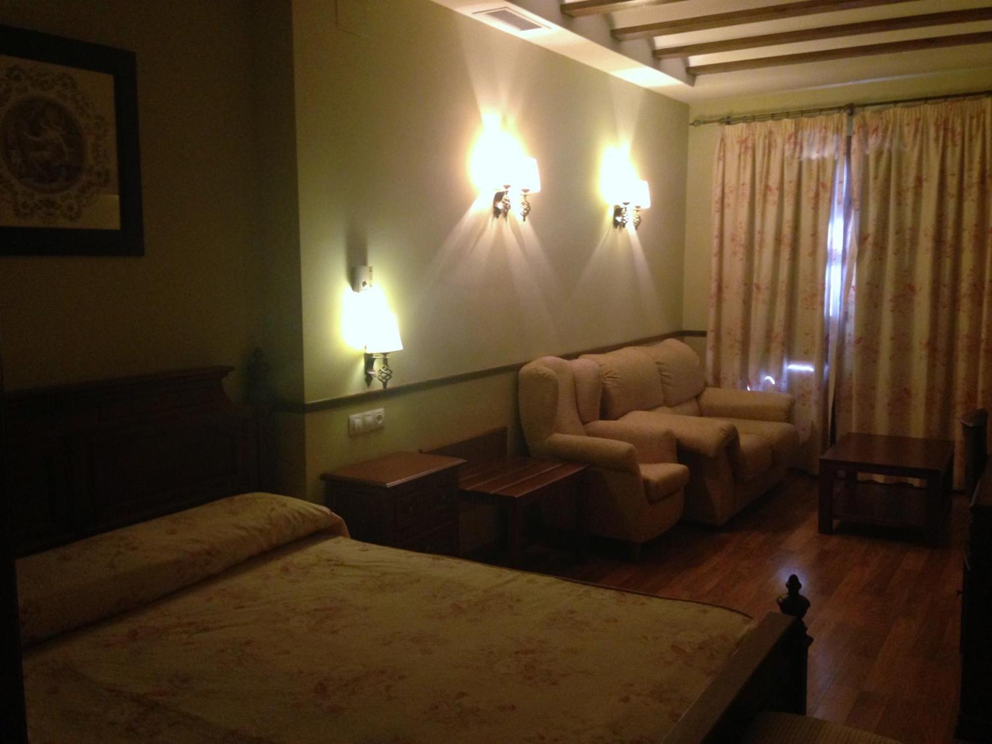 Huéscar Hotel El Mano חדר תמונה