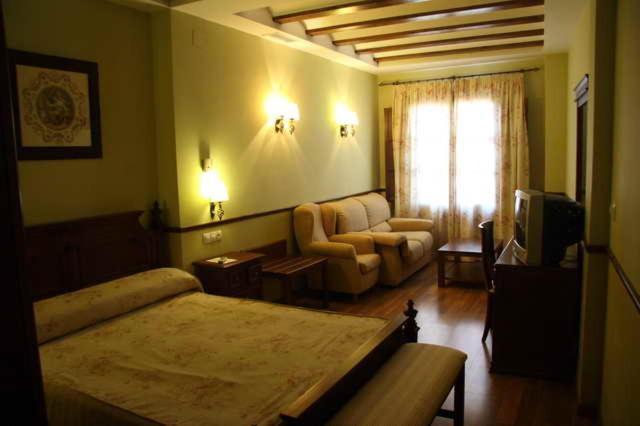 Huéscar Hotel El Mano חדר תמונה